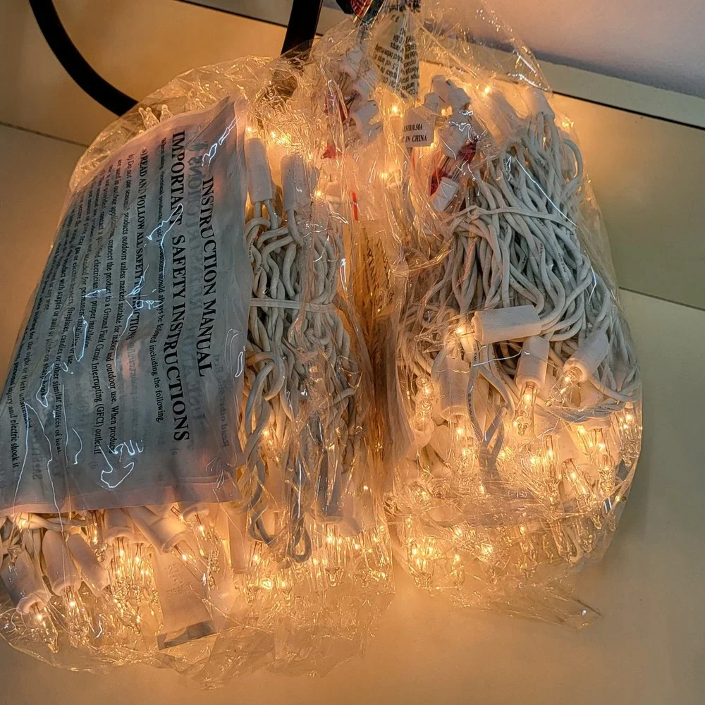 Enchanted Forest 300 Icicle Lights Clear Bulbs White Wire 28ft 2-150 Sets 81574*